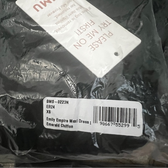 Show Me Your Mumu NWT Emily
Empire Maxi Dress Emerald Green. SIZE XS & M - Picture 5 of 6